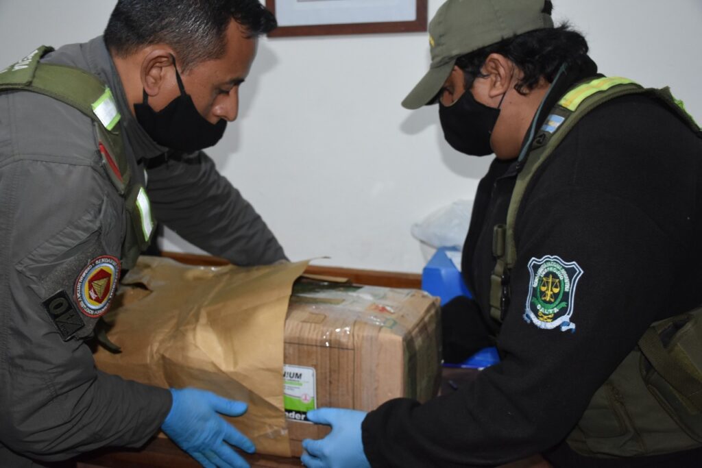 3739B5AF-40A0-42D1-A80C-1C94F80FE720