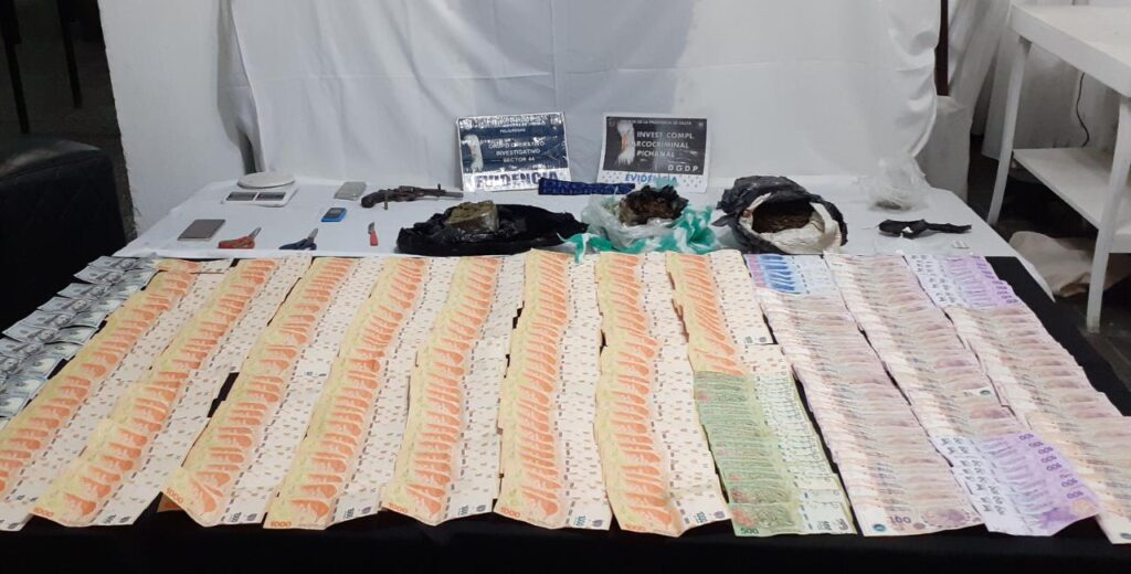 8EFEDBA2-718A-4789-9E20-6A742D57A11D