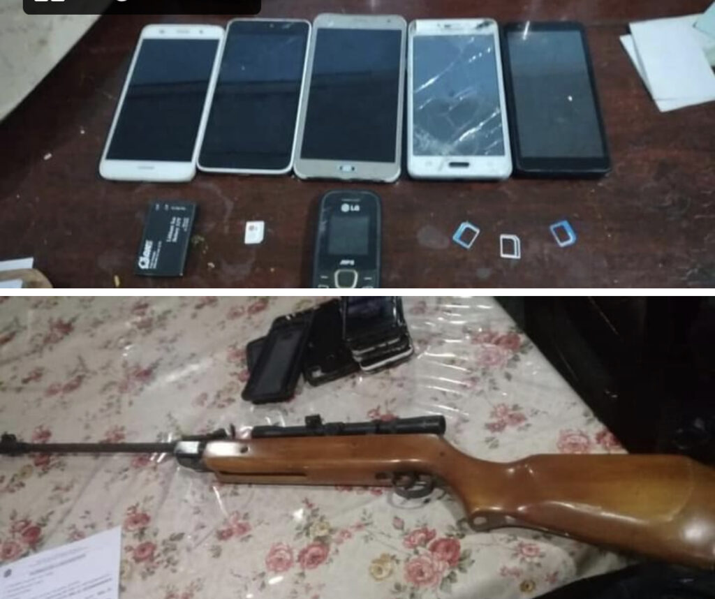 8B0C9979-4C7D-4055-9E38-7C4CA540C4B9