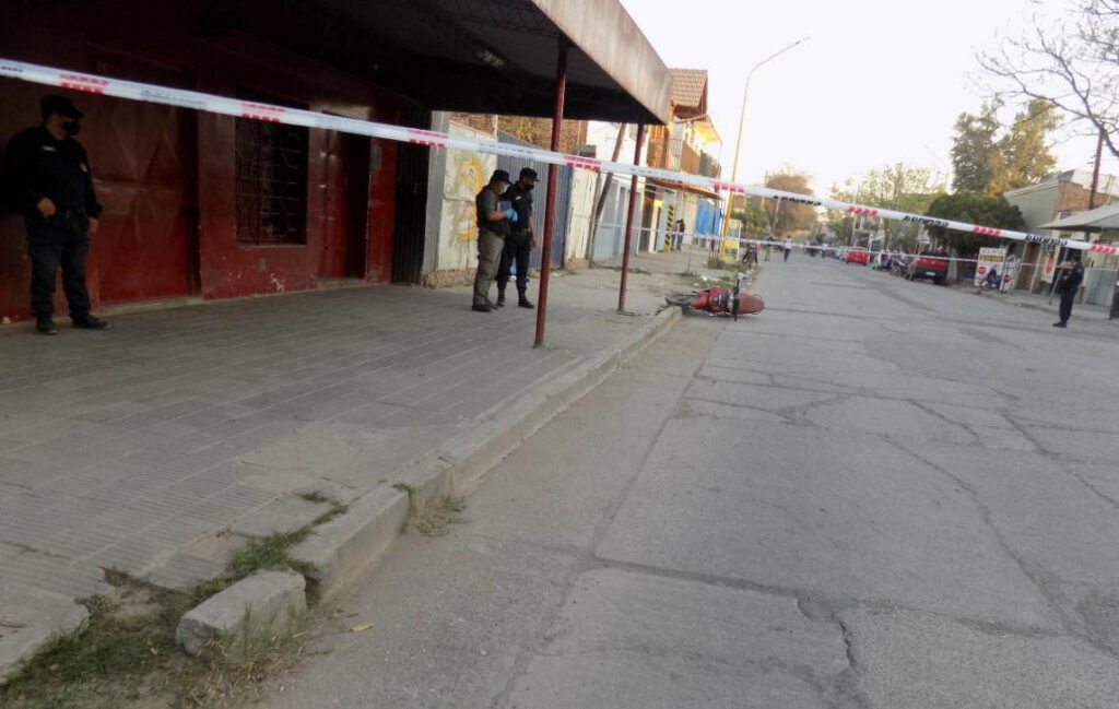 70058CF8-1028-4D2C-8685-54EE9BF428CD