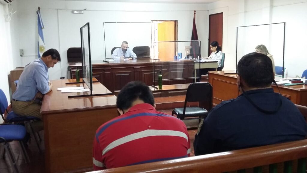 3520FE98-55D2-4372-BC8F-FD37072A6D2A