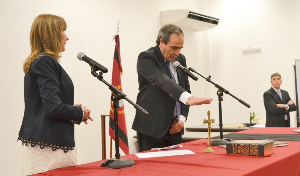 60851D7A-CB9A-48A9-8F4F-058225013D6E