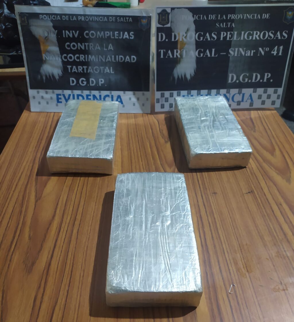 E752D23B-DCA8-4B04-B8CB-4E5242A3EACF