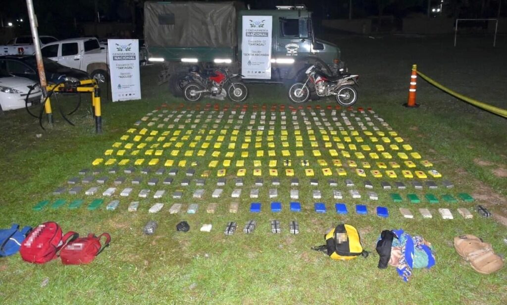 38A641DC-C730-4D9E-9A04-67FE029B58BB