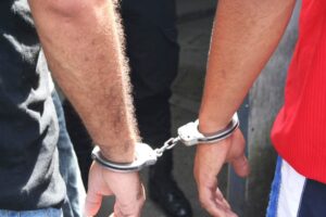 HERMANOS DETENIDOS