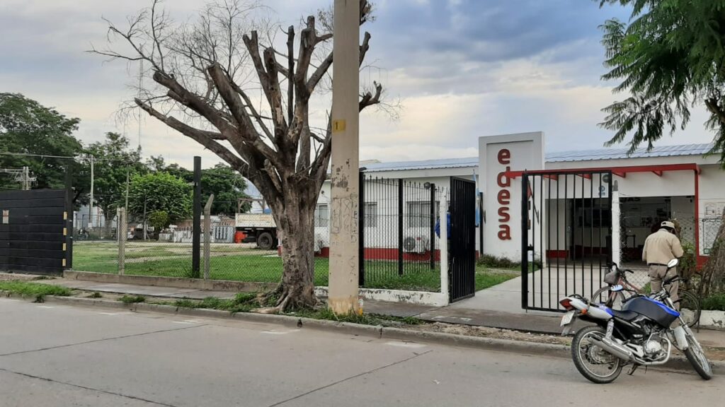 B8354FBE-7774-4B16-B5D7-86E1A7688EAF