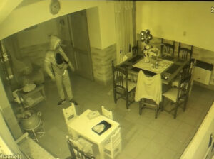 73B33BB4-9C5E-41A2-8233-9BBD48CD6FF5