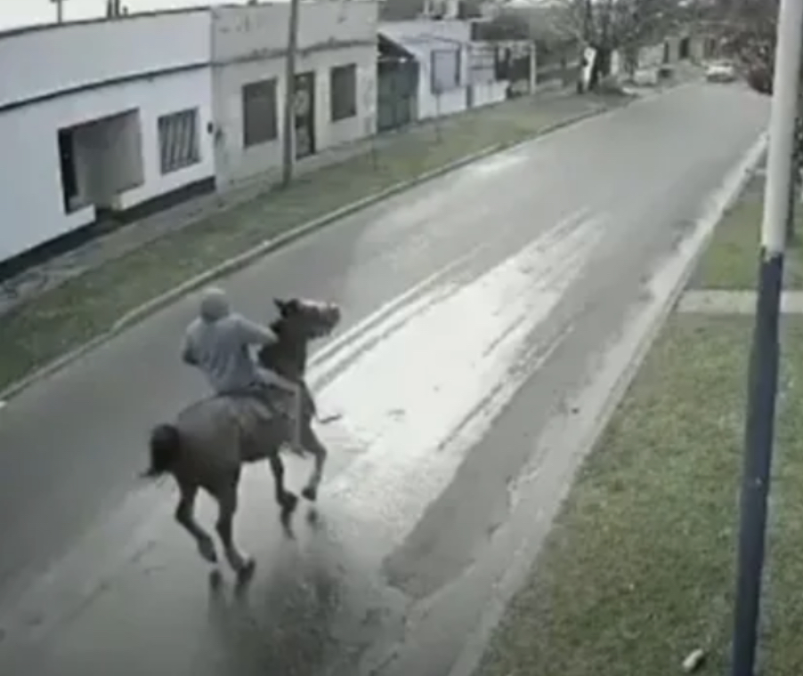 B0B0A3EF-29D3-44B3-801B-E3755861042A