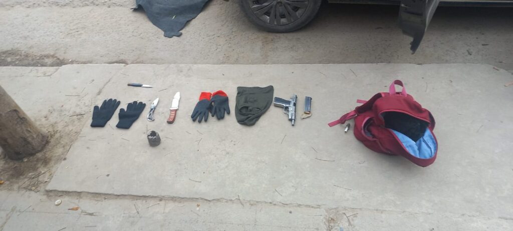 DETENIDOS ARMAS