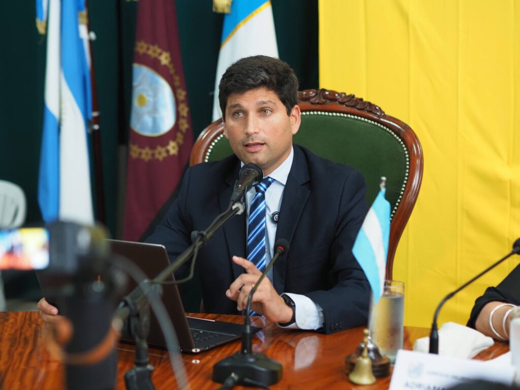 LARA GROS ORAN