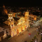 La Catedral de Salta se prepara para el Milagro con nueva iluminación ornamental