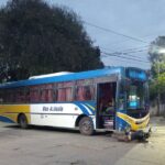 Orán: Un gendarme herido al chocar una moto con un colectivo