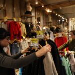 Empleados de Comercio acordaron un aumento del 5,7% y un bono de $50.000